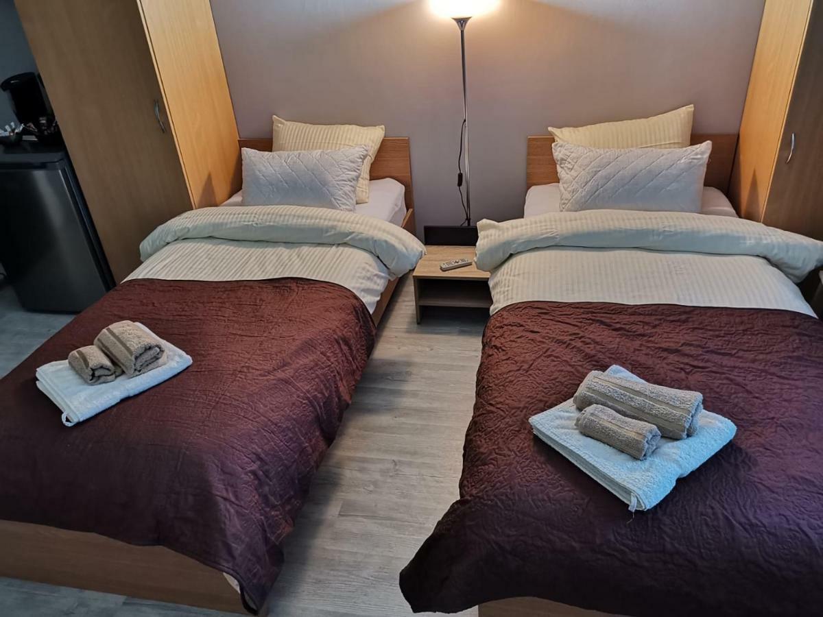 Central Studio Hunedoara Ngoại thất bức ảnh